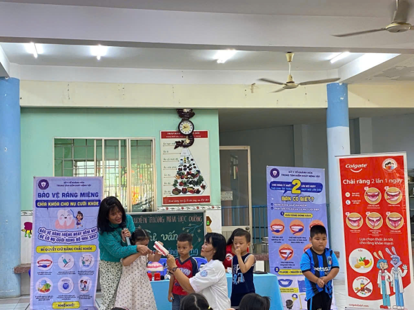 CÔNG TÁC NHA HỌC ĐƯỜNG