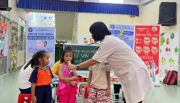 CÔNG TÁC NHA HỌC ĐƯỜNG