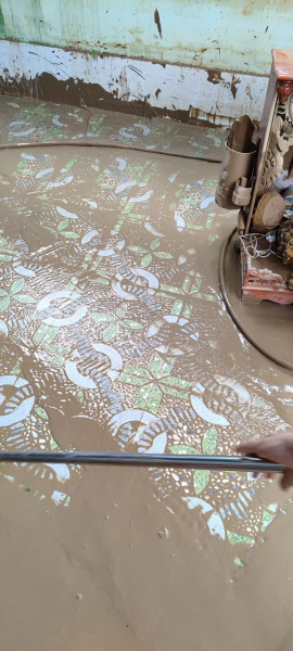 TẬP THỂ NHÀ TRƯỜNG CHUNG TAY GIÚP ĐỠ  GIÁO VIÊN, NHÂN VIÊN SAU TRẬN LŨ